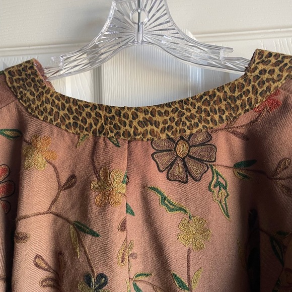 VTG‎ U.R.U. USA Embroidered Floral Jacket One Size Boho Art to Wear Leopard Trim - Picture 6 of 13